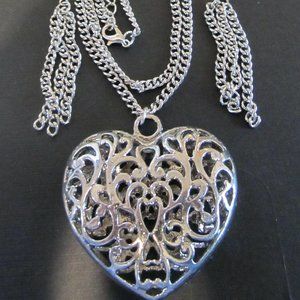 5 Older Paparazzi necklace and earring sets